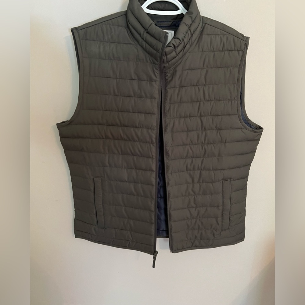 Brand New Men’s Gap Vest